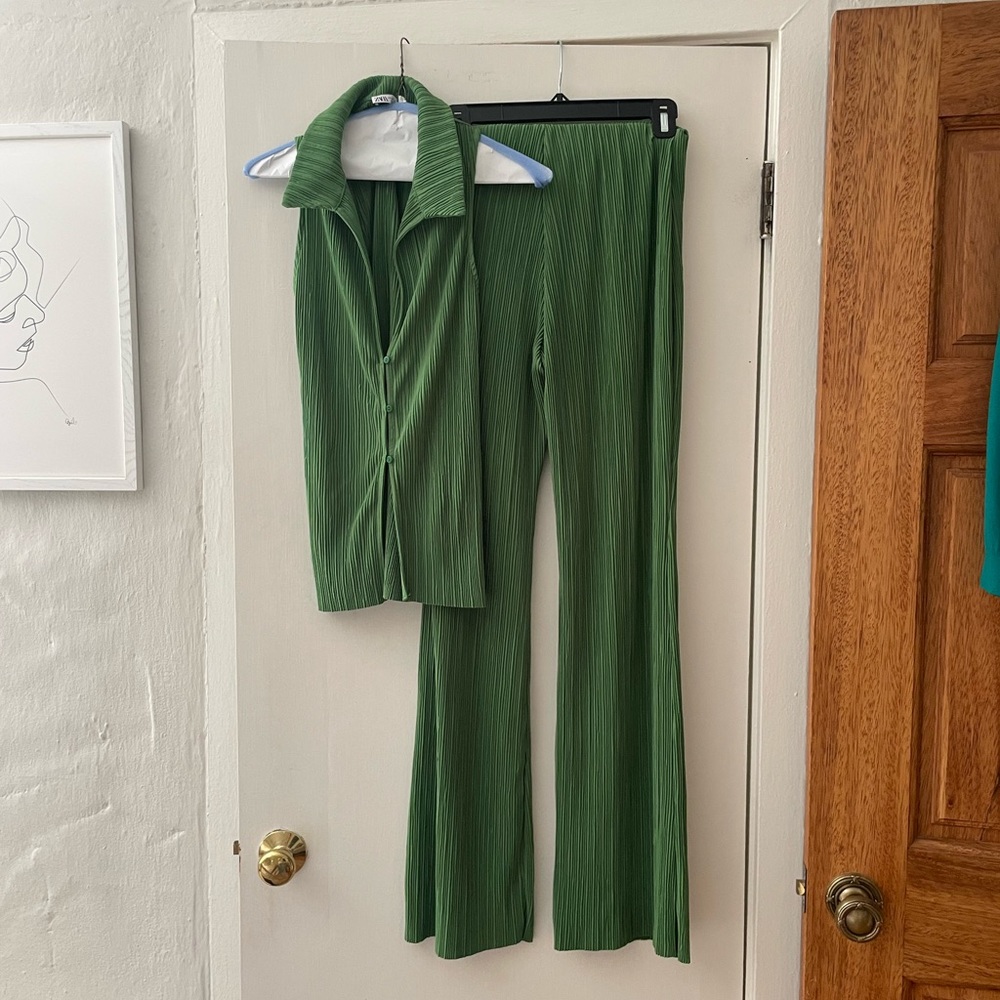 Zara Pleated Set, size S